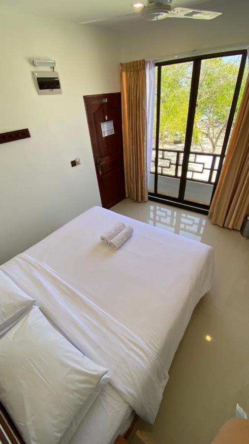 Beach Walk Villa Maldives Гали Экстерьер фото
