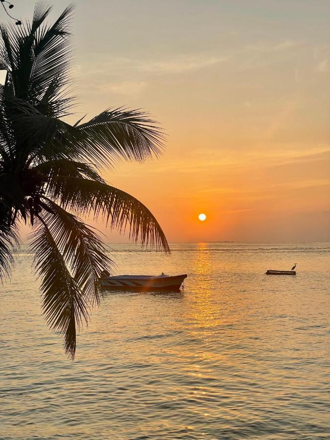 Beach Walk Villa Maldives Гали Экстерьер фото